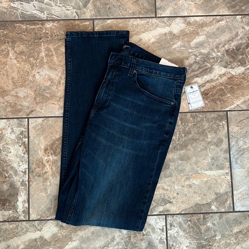 NWT Men’s Straight Cut Jeans